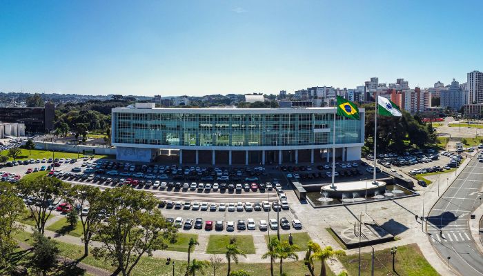  Novo boletim econômico destaca crescimento do Paraná e empregabilidade de jovens